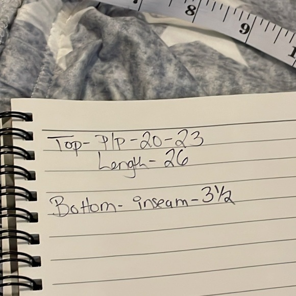 Women’s Pjs XXL tank top and shorts set - Picture 3 of 7